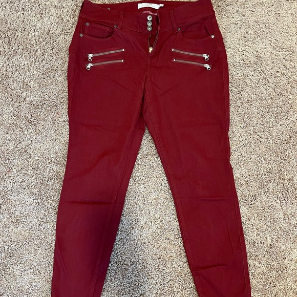 Torrid Size 16 Regular Red high rise Jegging. Gently used, perfect condition. - Picture 4 of 10